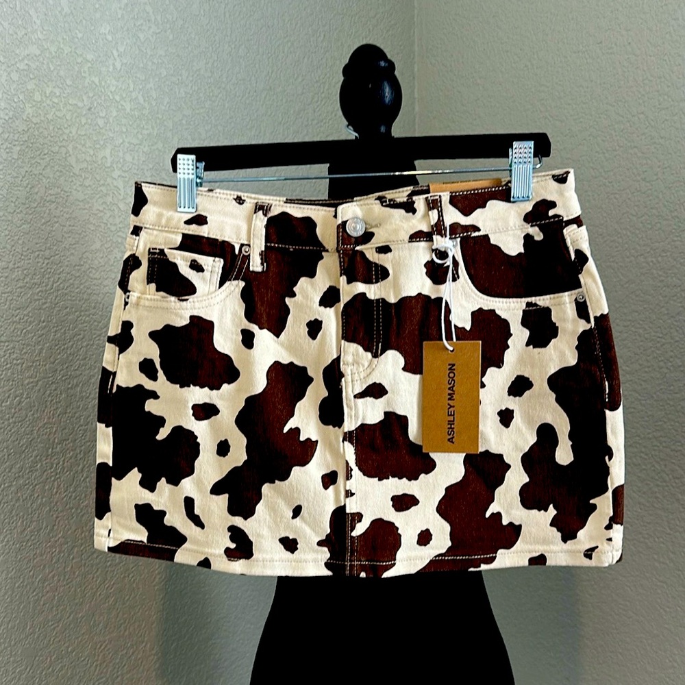 Ashley Mason Brown and Cream Patterned Mini Skirt - Picture 2 of 6